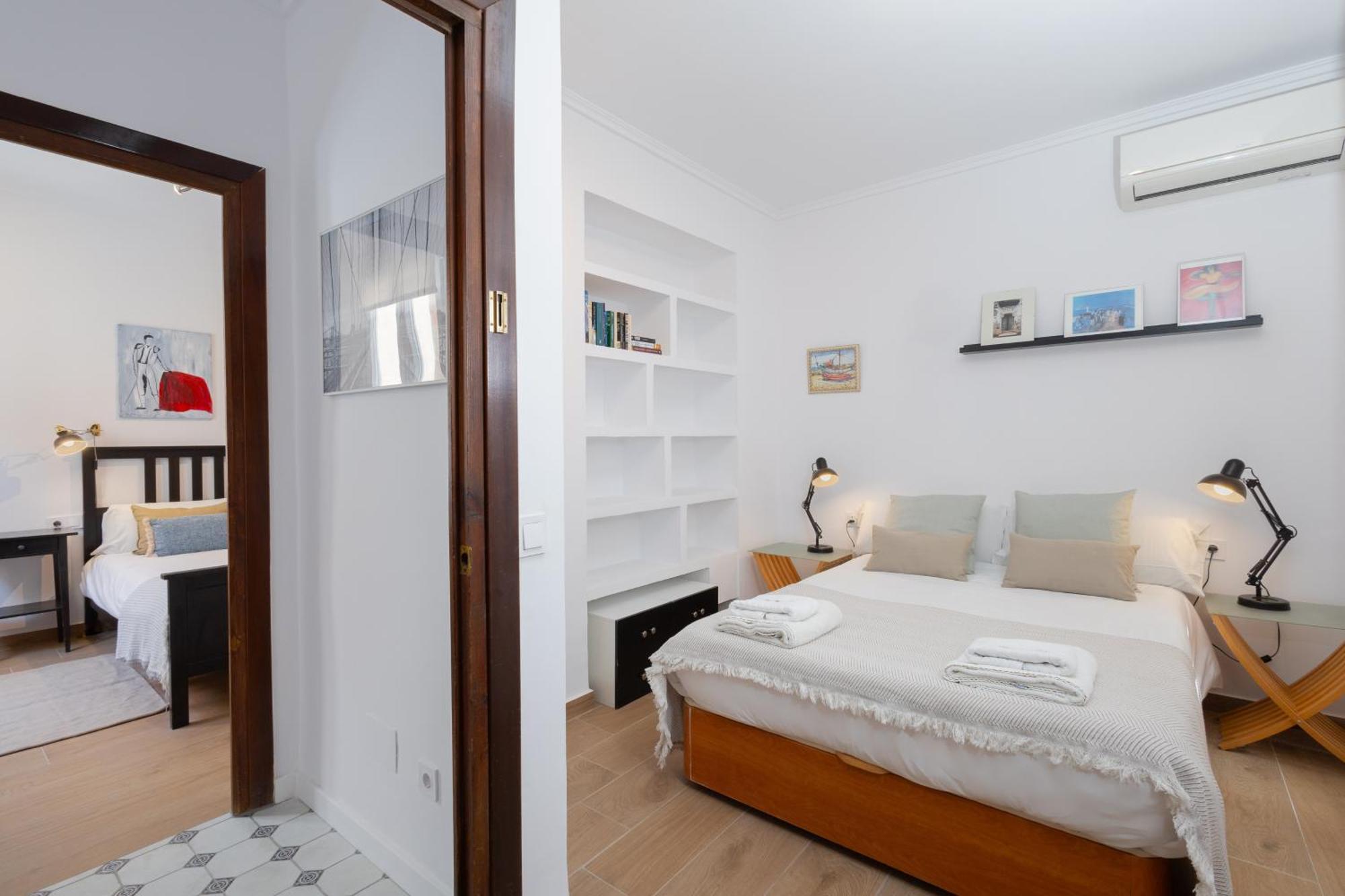 C92 - Rustic Two Bedrooms Apartment With Terrace マラガ エクステリア 写真
